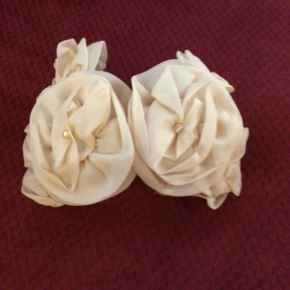 Vintage Creme Floral Headpiece - Picture 4 of 4